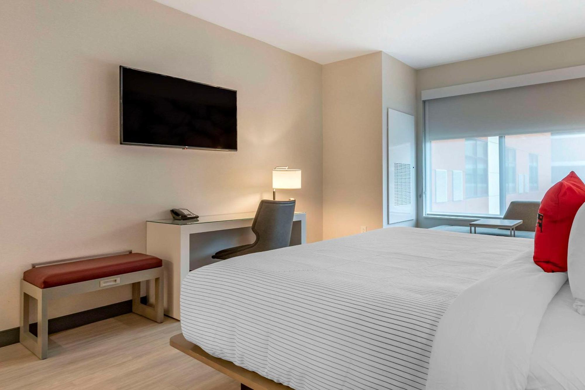 Cambria Hotel Rock Hill - University Center Екстер'єр фото